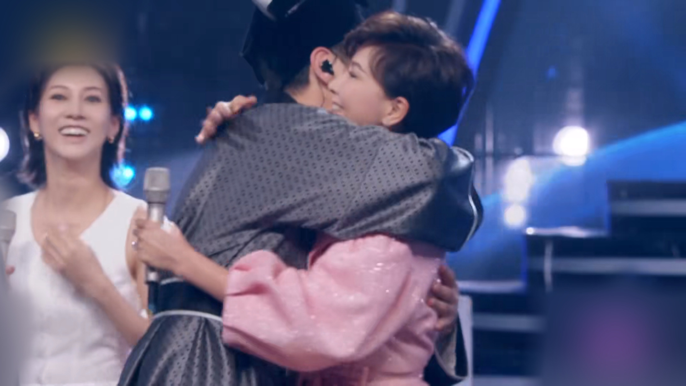 刘嘉玲东成西就粤语丘处机,刘嘉玲钟镇涛明月千里寄相思