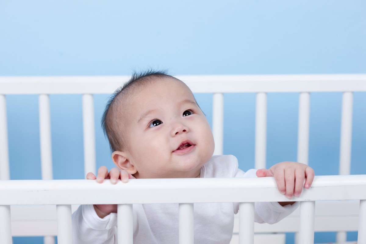 宝宝晚上老是醒怎么提高睡眠质量,婴儿入睡困难易惊醒是什么原因