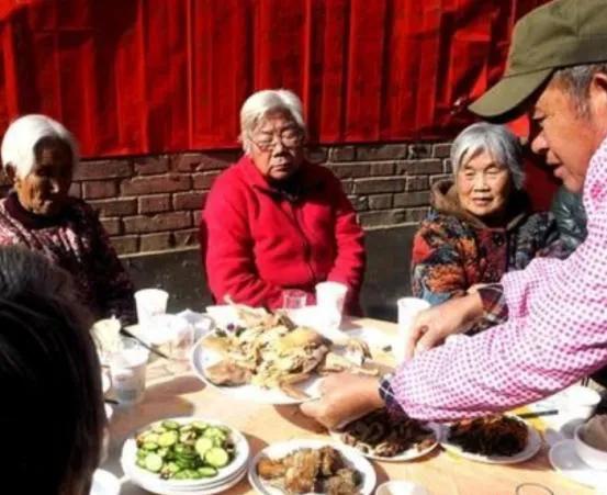 给高寿老人过生日有什么影响,老人过高寿生日有什么讲究