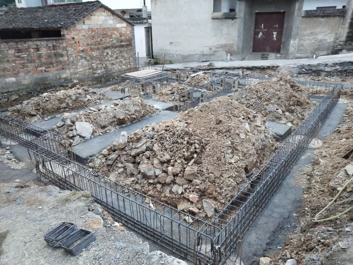 农村建房得多少吨水泥,农村建房用水泥多少钱一方