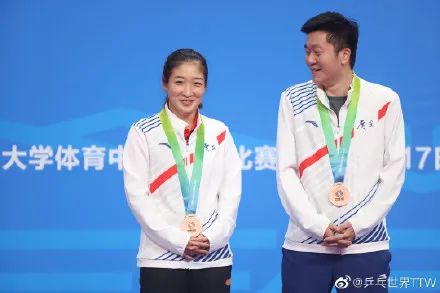 曼联b费罚点球,逗妹吐槽视频