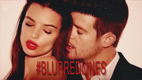 她靠出演MV火爆全球,被誉为世界上最性感的女人之一,却惨遭谩骂