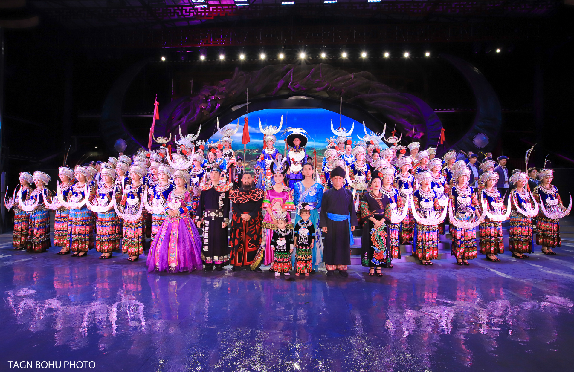 西江千户苗寨攻略住哪段好,第一次去西江千户苗寨怎么玩