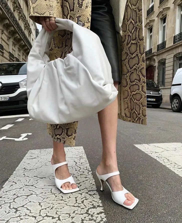 今年最流行的方跟凉鞋,又好看又好穿的凉鞋