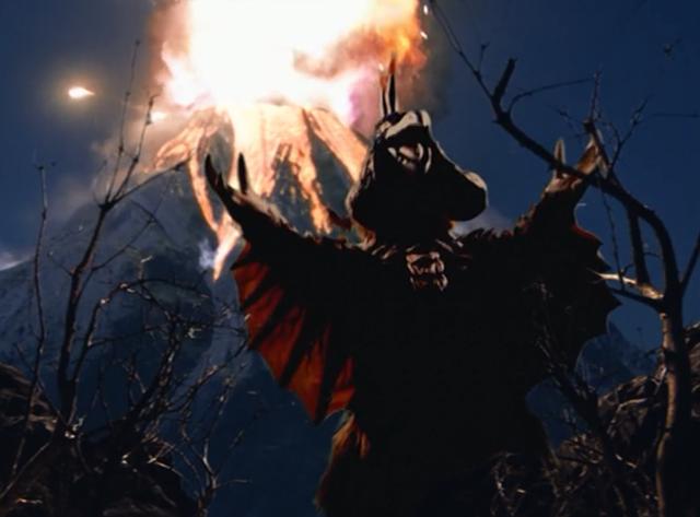 初代奥特曼对战火山怪鸟巴顿,艾斯奥特曼对战火山怪鸟巴顿