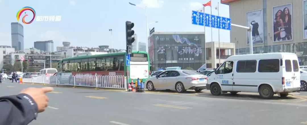 禁止借道左转如何走,借道左转车道怎么掉头