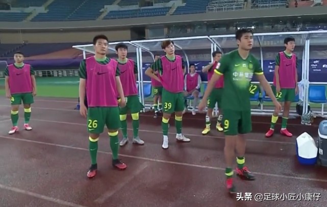 中超神剧情！国安第99分钟被耻辱绝平，替补席全体战立不敢相信