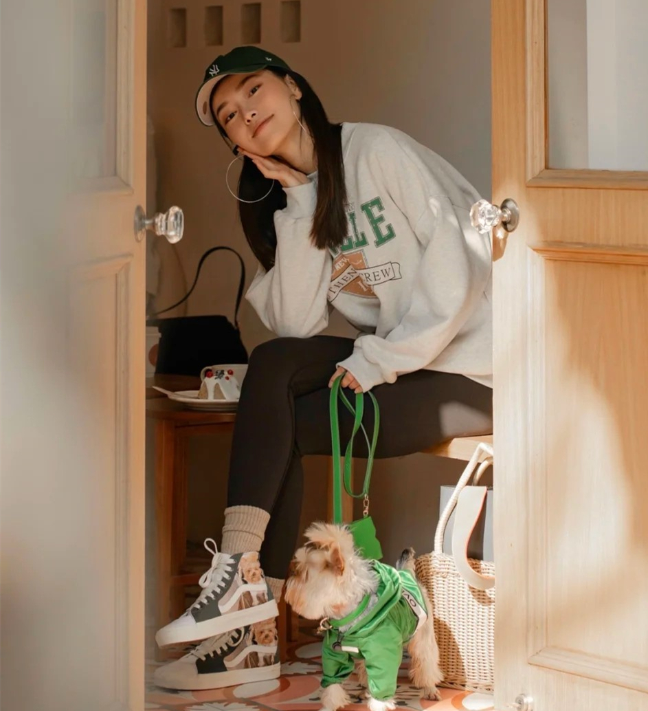 跟着时尚博主学穿搭,跟着博主打卡