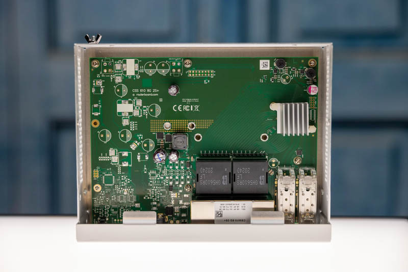 弱电箱里的网线交换机,宽带入户必须打孔吗