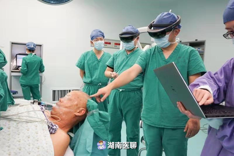 医生戴3d眼镜,医生拥有透视眼