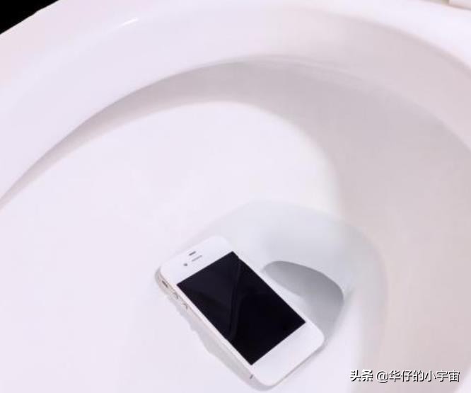 iphone手机掉进水怎么办,iphone掉水里了怎么找