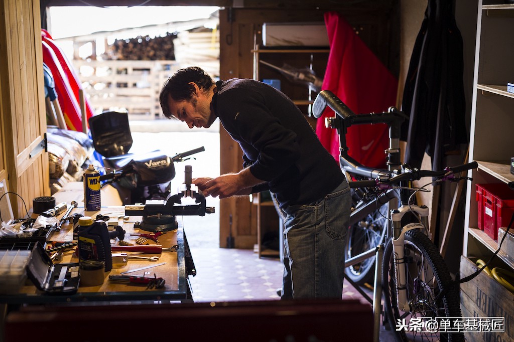 世界上最快，最气动的速降自行车，有人用它达到了223.3km每小时