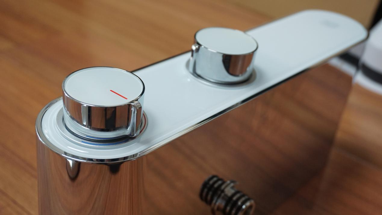 小米有品上999元花洒，水力发电LED显示，德国内芯，自动净垢顶喷