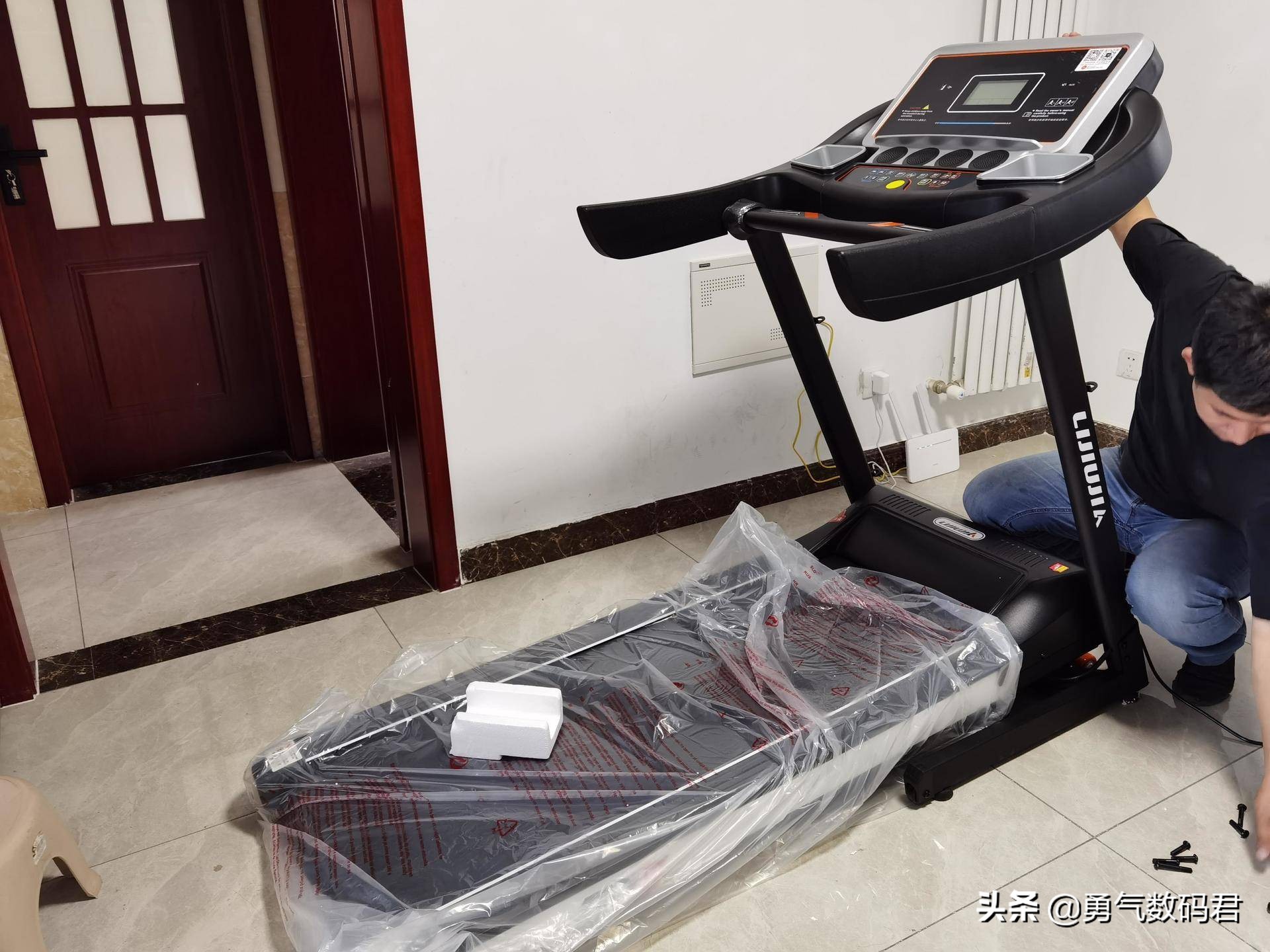 华为hilink立久佳智能跑步机,华为生态跑步机亿健