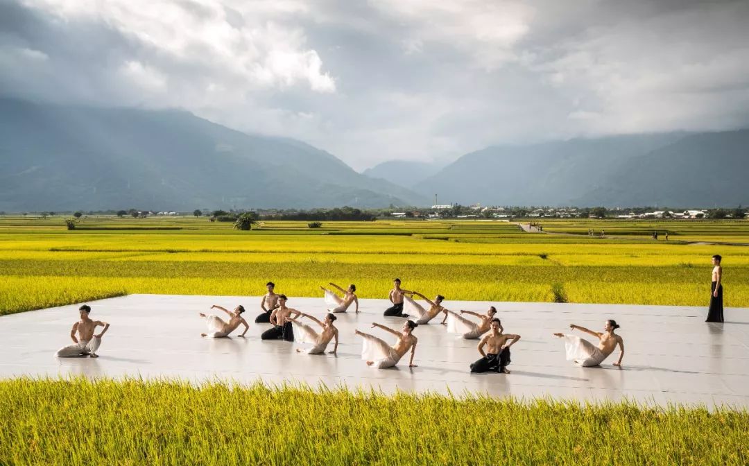 泰国万人灯火节,泰国万人天灯节