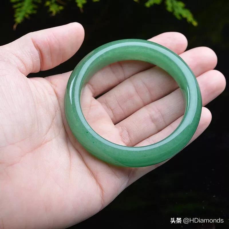 直播翡翠鉴别技巧有哪些,live直播基地卖的翡翠真假