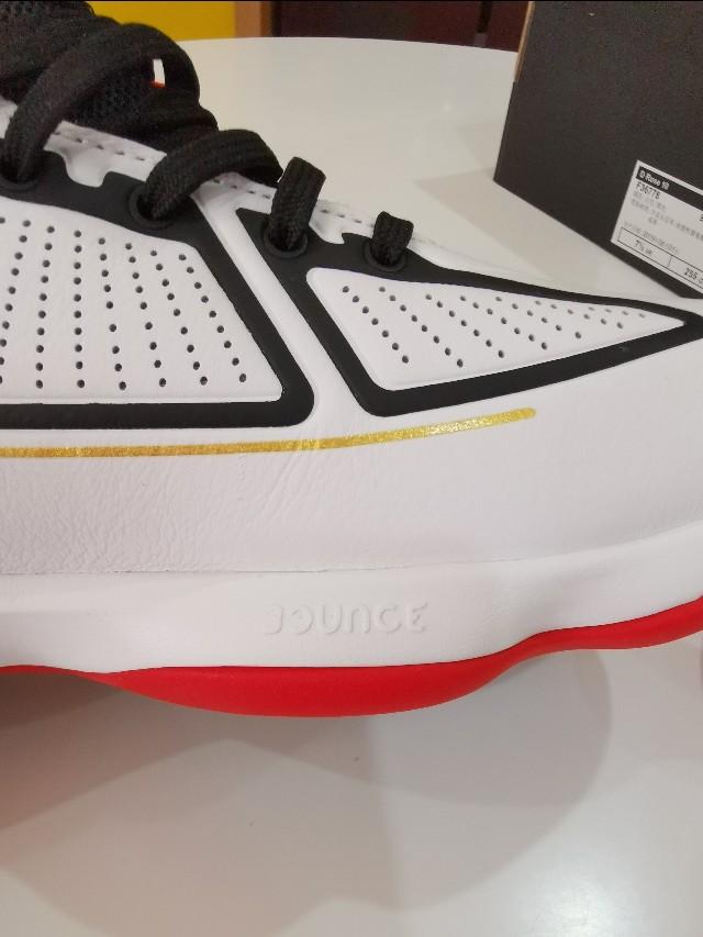 罗斯10玫瑰10年配色,玫瑰10年篮球鞋