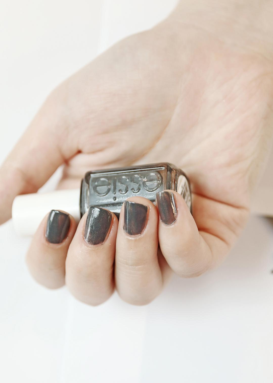 秋冬适合的指甲油颜色平价免烤,什么牌子的指甲油好用适合做美甲