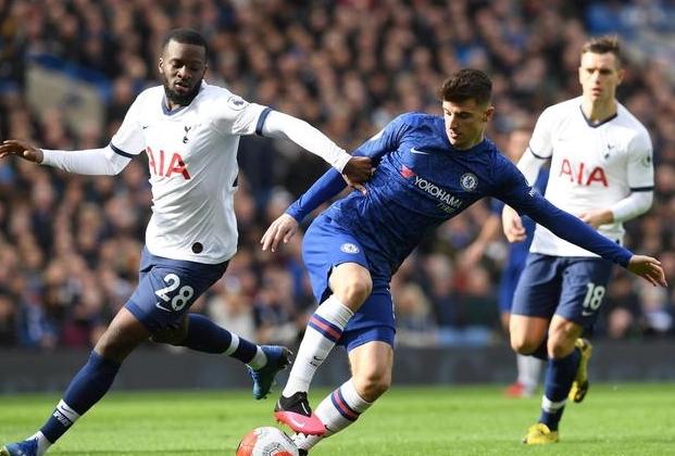 穆里尼奥谈防守反击不过时,狂人穆里尼奥如何克制巴萨