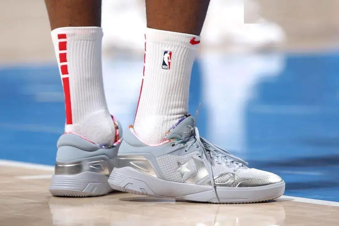 匡威最新篮球鞋曝光！终于启用新配置却是照搬大哥耐克？