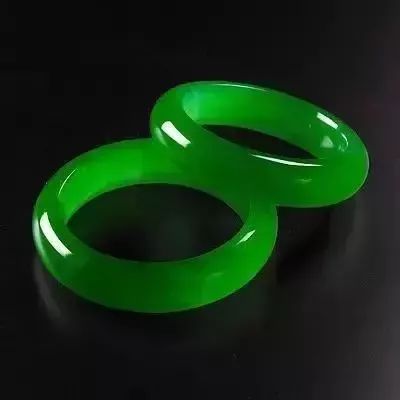 价值千万的翡翠手镯鉴宝,最贵的翡翠手镯一亿元左右