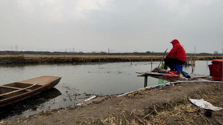 100块置办钓鱼装备,100元一套的渔具