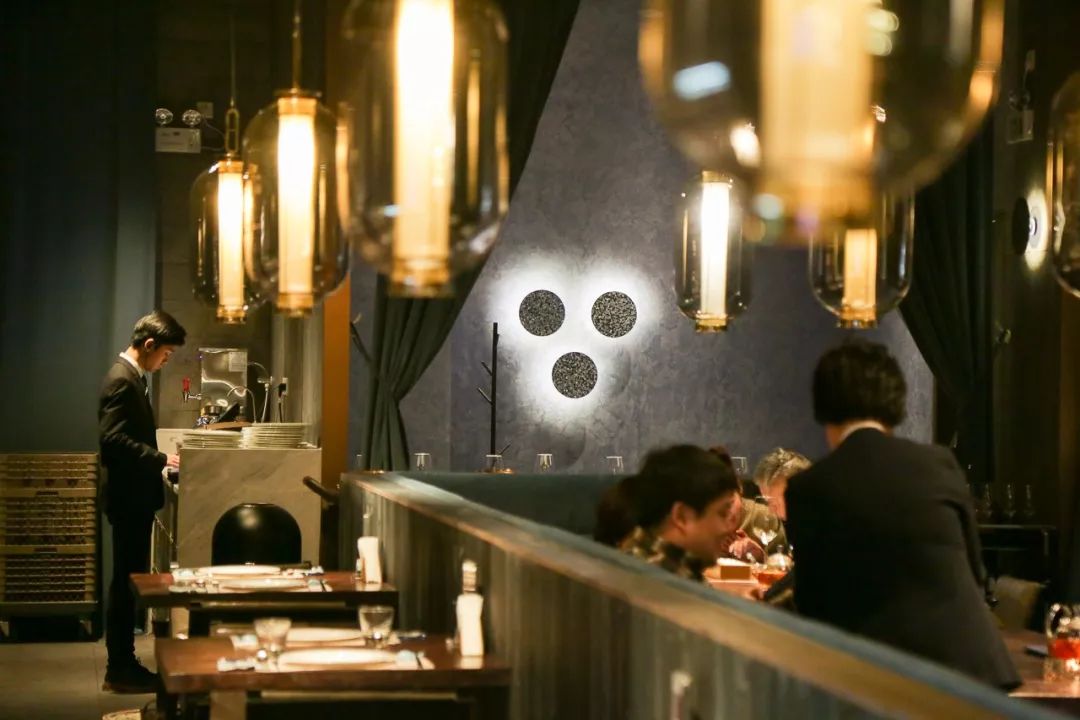 吃海鲜龙虾帝王蟹自助,海胆海鳌虾自助