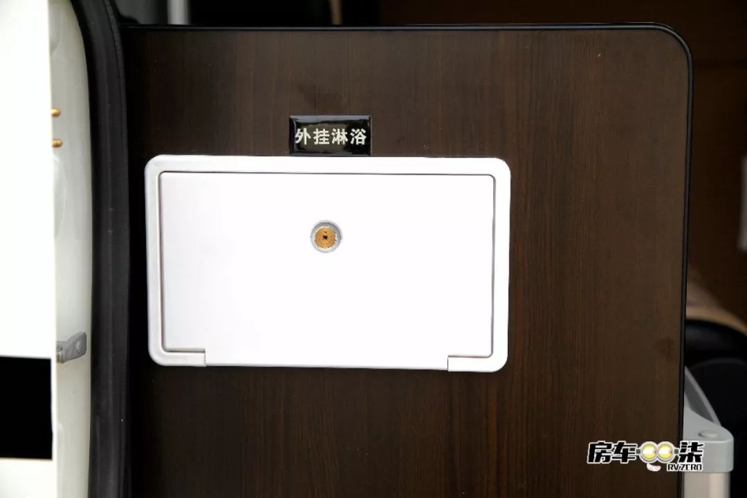 外观低调,配置却很丰富,老百姓也能买得起的东风舒侣B型房车