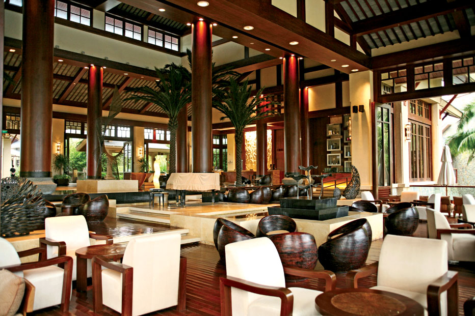 三亚希尔顿酒店多少钱一晚,三亚六月适合旅游度假吗