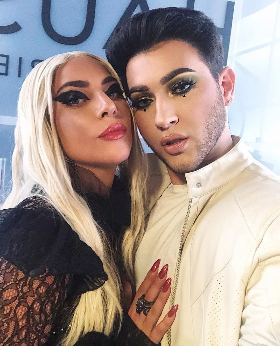 妖艳络腮胡Manny魅力无边！G-shockx化學製品方程式，也太酷了