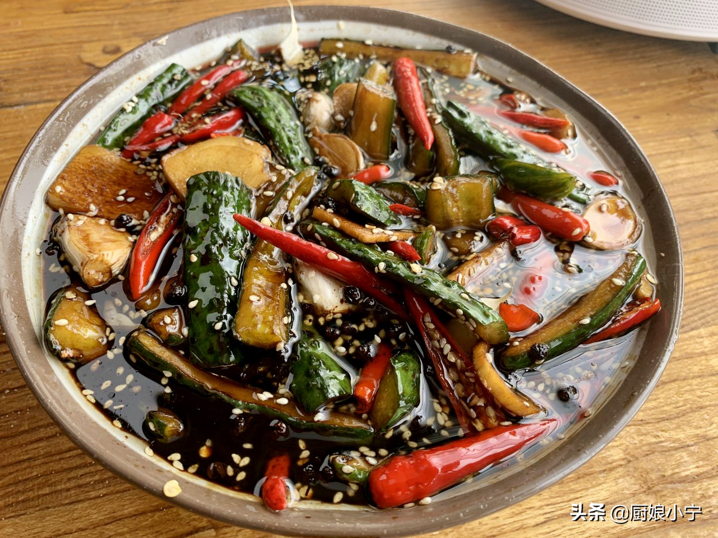 酱黄瓜怎样腌才最好吃,酱黄瓜腌好以后要不要冲水