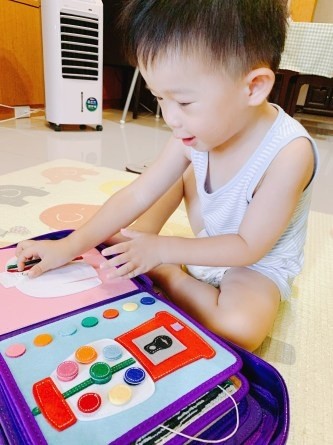 蒙特梭利益智玩具布书,蒙特梭利早教布书给宝宝自己做的