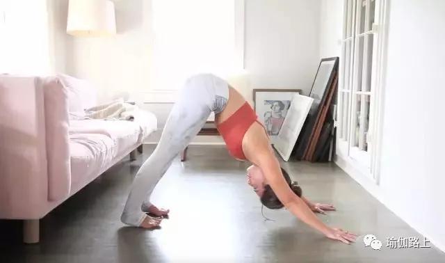 在家练习手倒立的5个步骤,90%的人都只会前四步