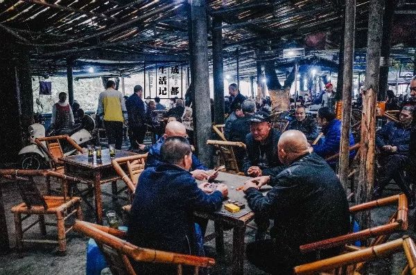 成都同根生,成都北门对比南门