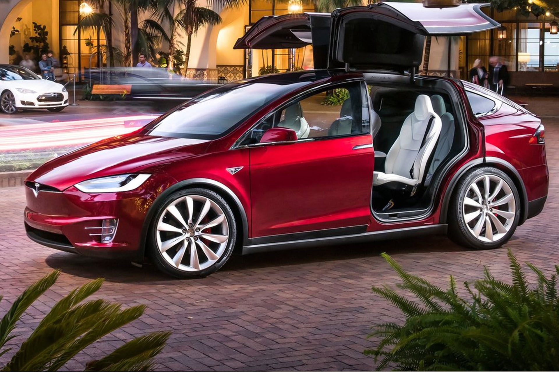 买钥匙送车,豪车钥匙为什么是最贵的零件