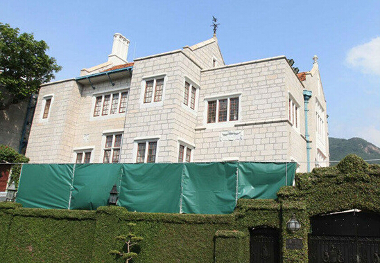 霍启刚1.5亿香港别墅曝光，内景装修太普通，空调发黄也不在意