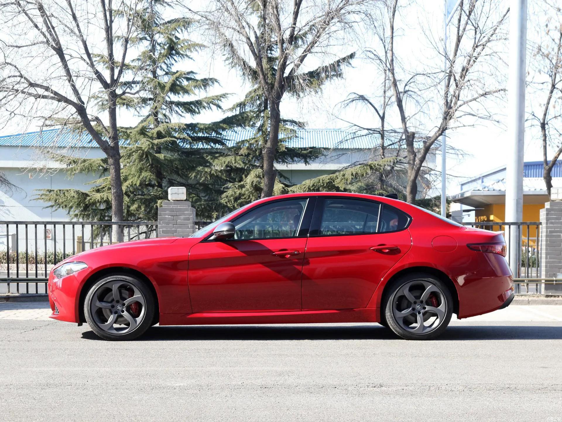 b级轿车哪款隔音做得最好,豪华品牌b级车隔音测评对比