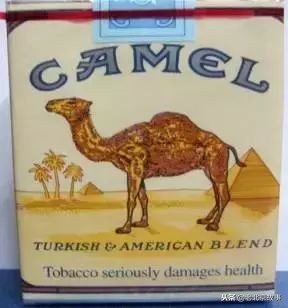 老板来瓶七块的啤酒,老板来盒红色的烟