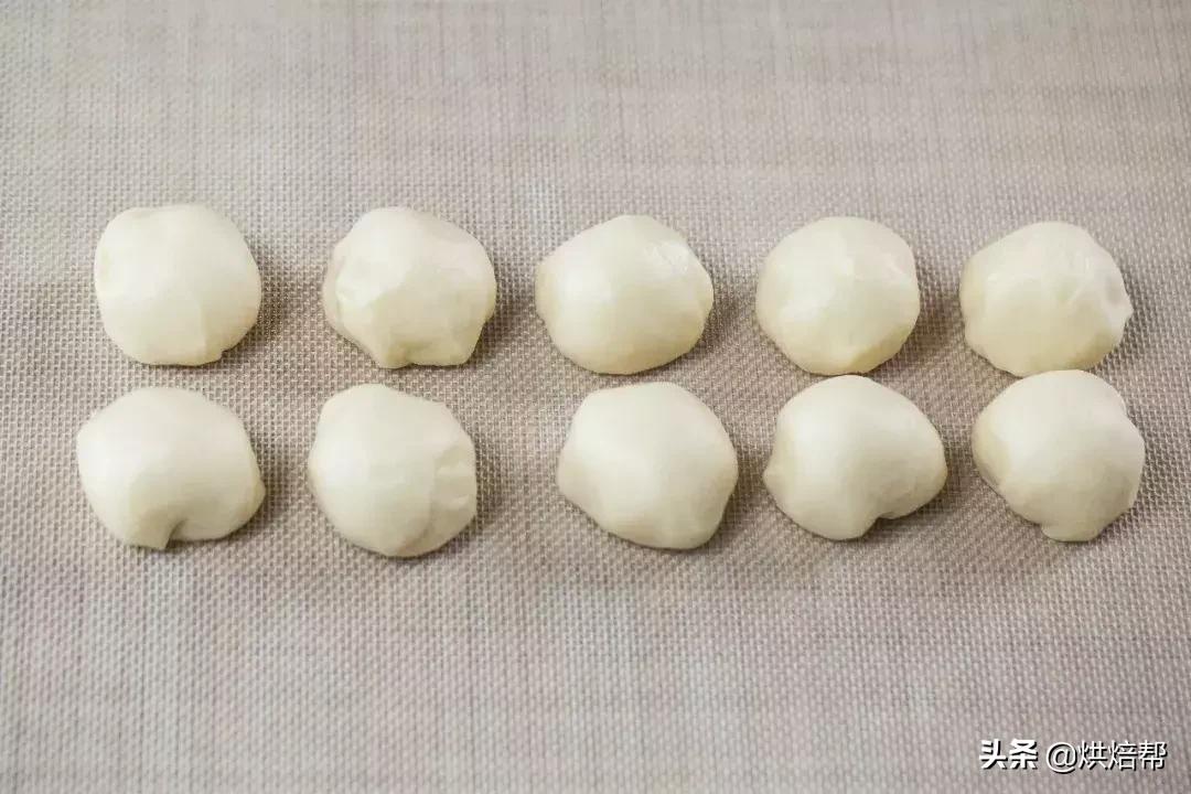 如何用烤箱烤芝麻烧饼,老北京麻酱芝麻烧饼的烤箱做法