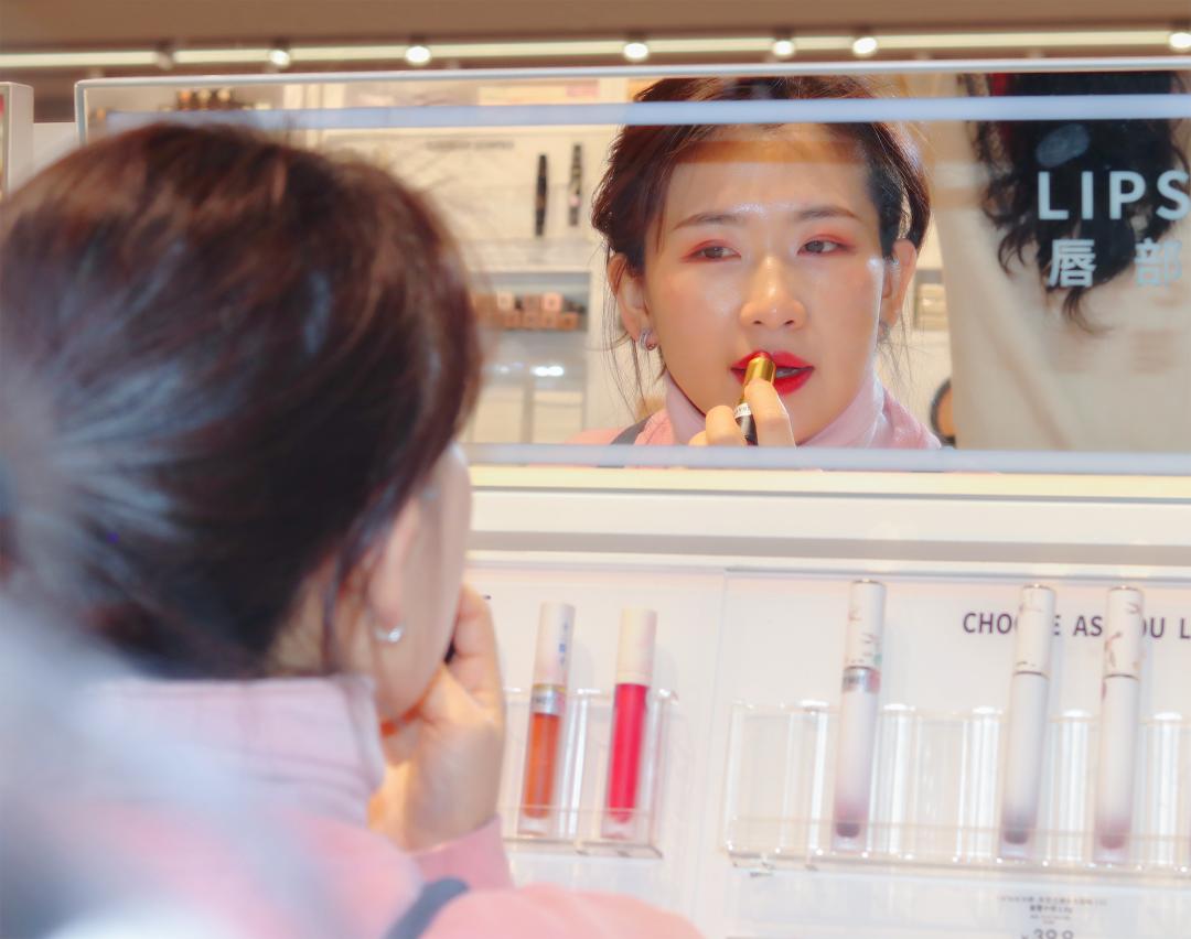 火爆小红书的调色师来柳巷贵都啦！超大牌小样超全美妆等你来打卡