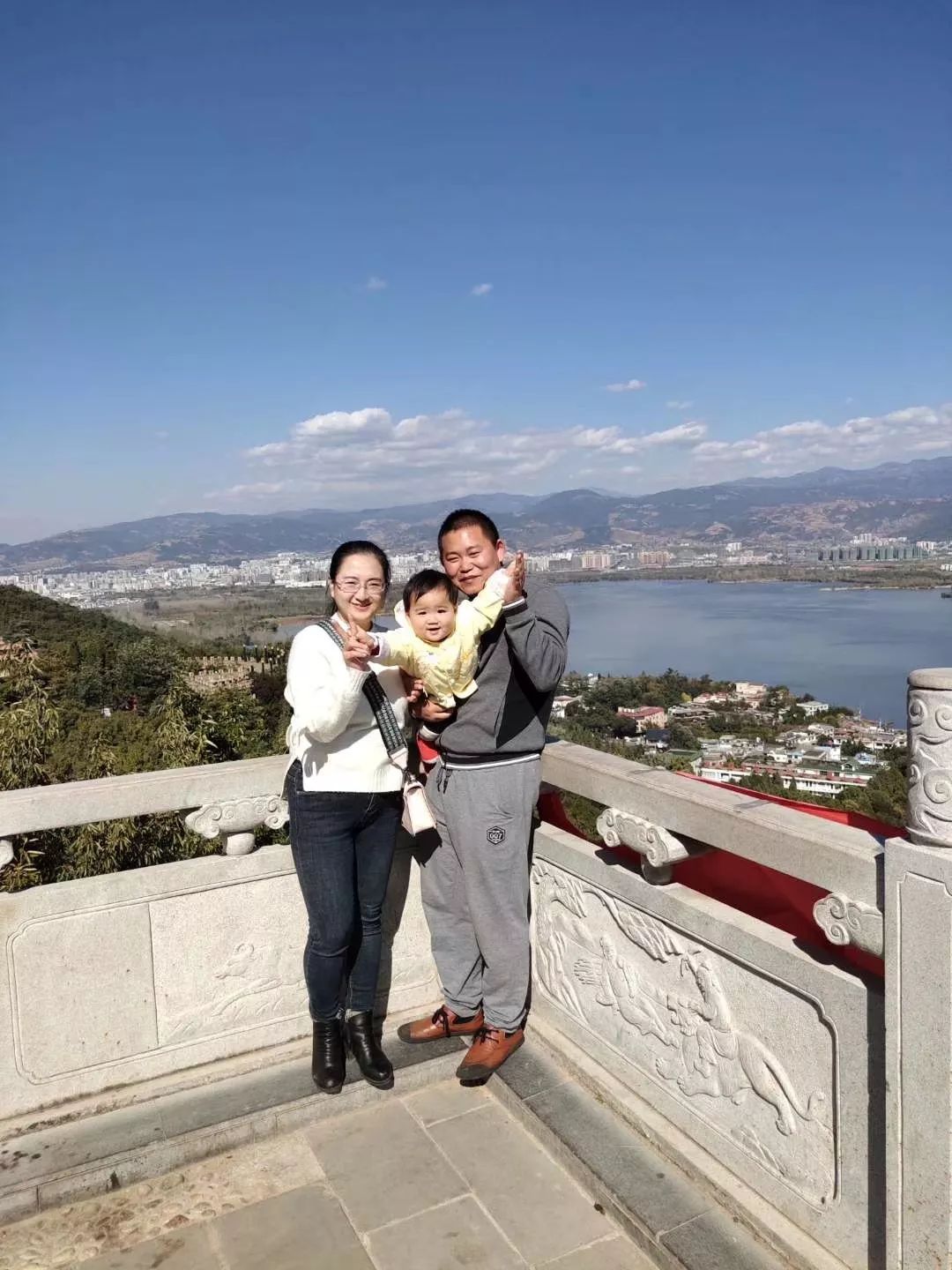 军爸给军娃惊喜视频,军爸送给军娃的六一礼物