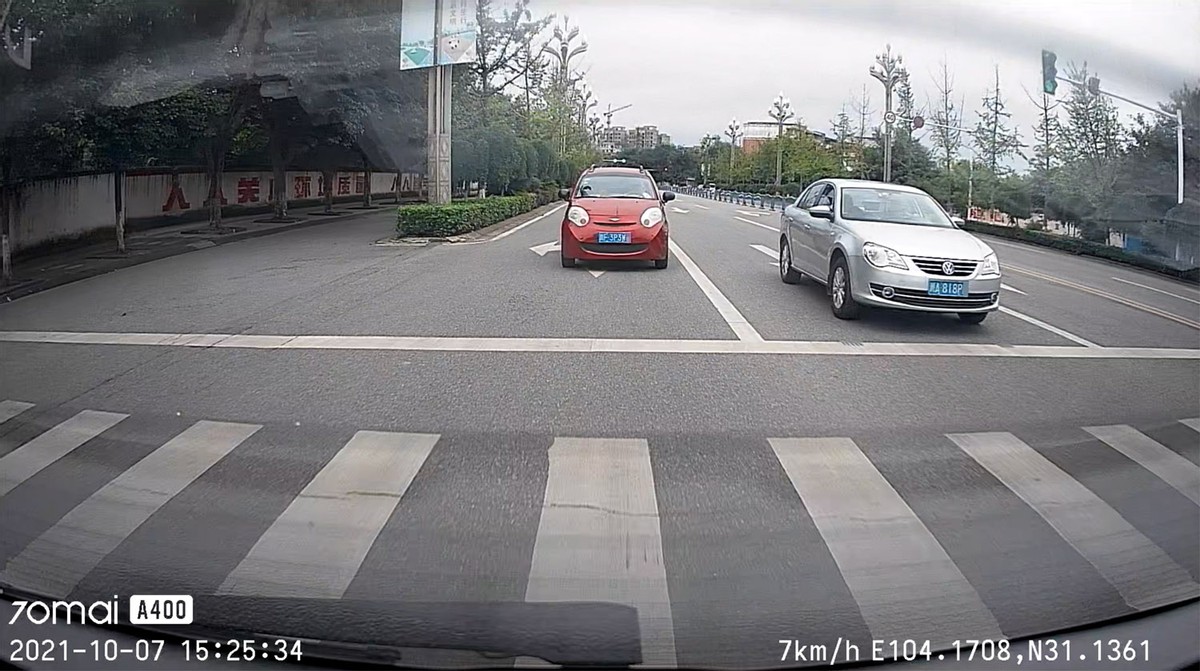 70迈行车记录仪a400a500哪个好,70迈行车记录仪a400怎样查看回放