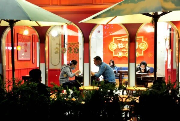 品美食、撸串、逛商场，上海“夜经济”烟火气回来了！