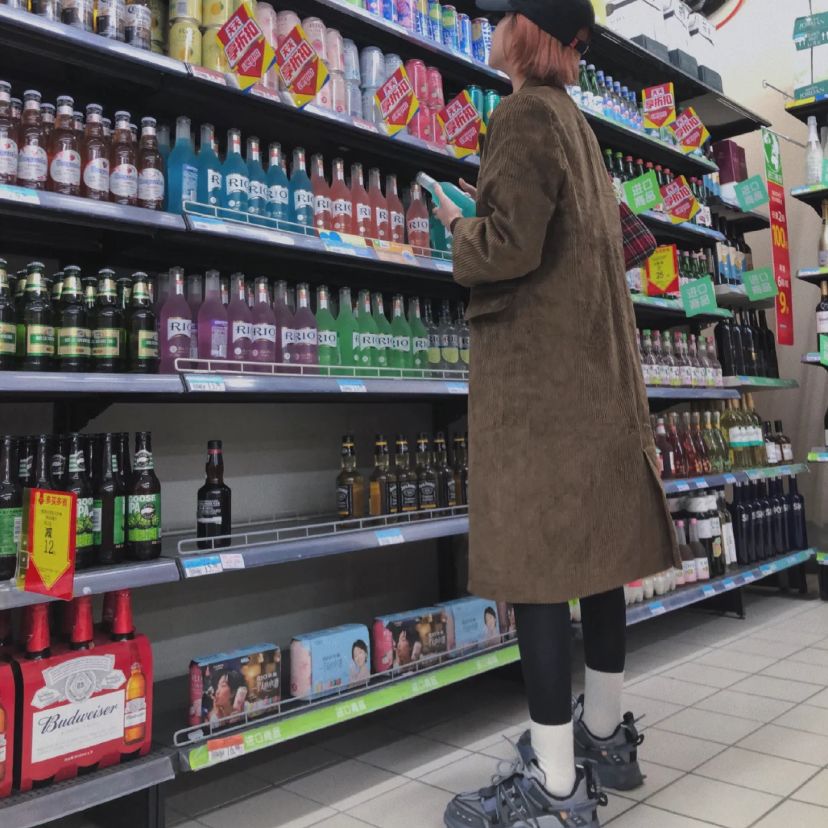 女的穿什么运动鞋好看,日常穿运动鞋推荐女