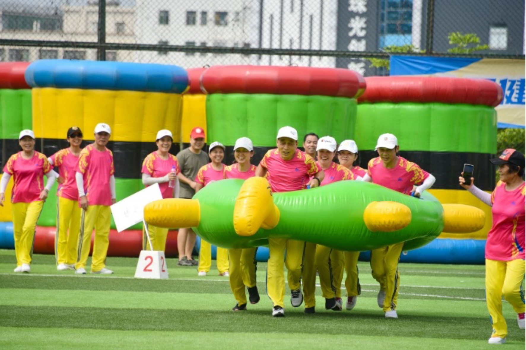 全程笑点！龙联社区趣味运动会锻炼身体还能这样玩