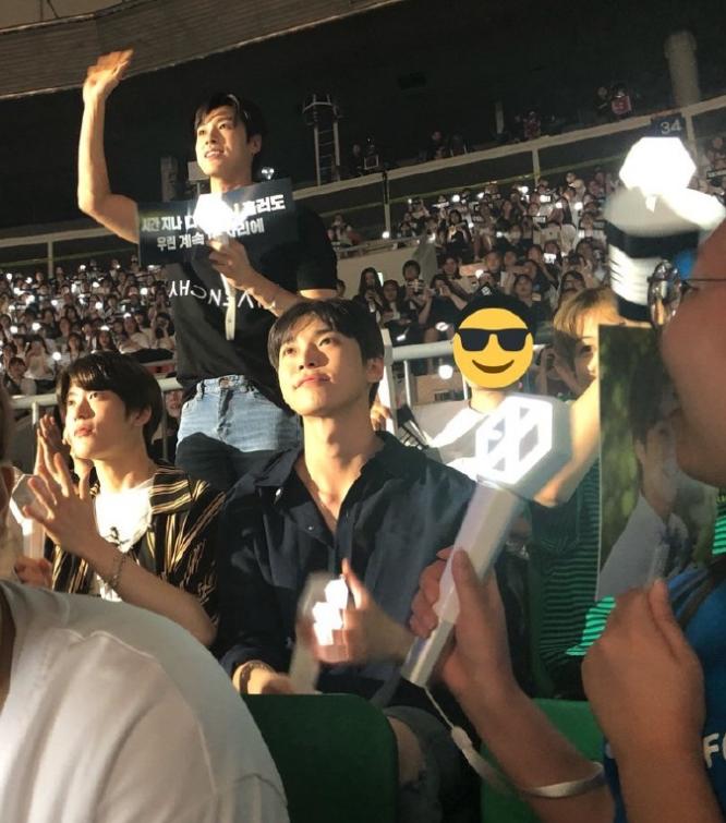 exo五巡集体朴灿烈,exo五巡kai灿烈