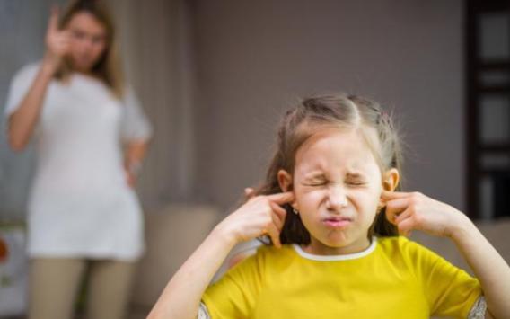 儿童火气大容易发脾气是什么原因,孩子脾气火气大怎么回事