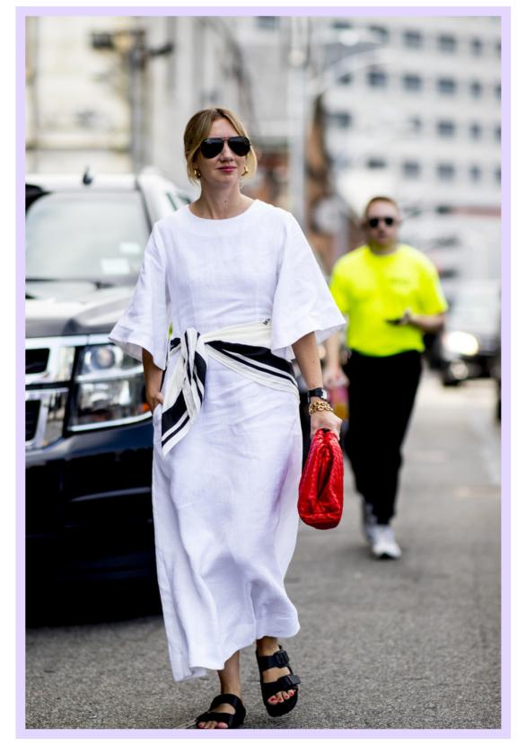 丝巾有哪些时髦又高级的搭配,简单丝巾穿出高级感