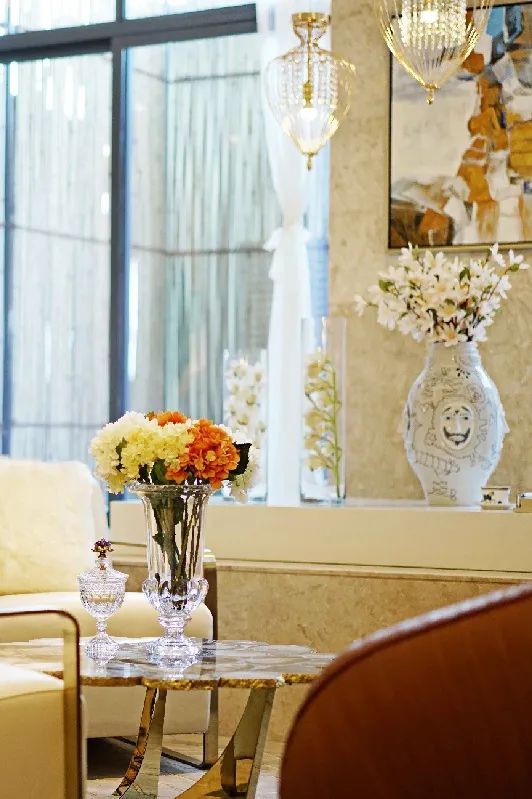 正确的护肤养出瓷光肌,透亮瓷肌精华水