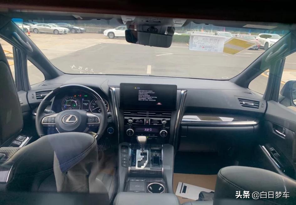 雷克萨斯LM实车到店！加价一辆埃尔法能提车？